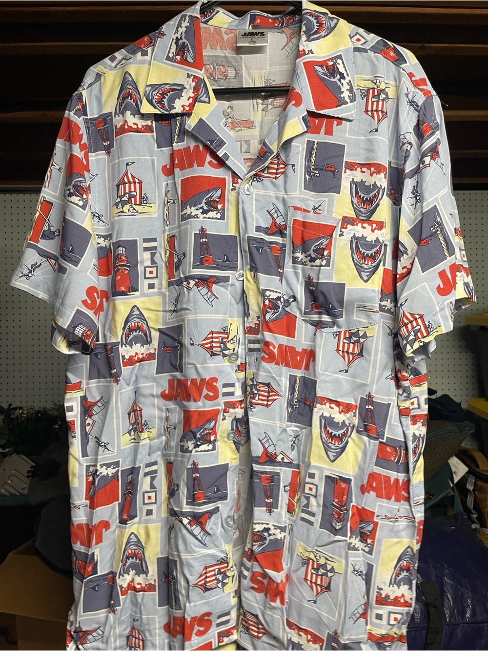 JAWS Men’s L Hawaiian Button Up Shirt Shark Movie Retro Vacation Fun